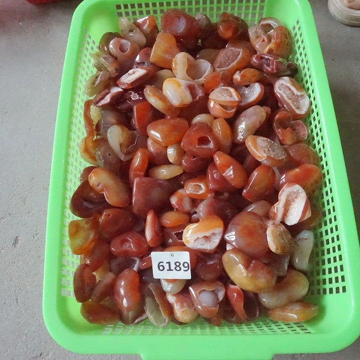 45Pcs 2kg 4.4LB Natural Red Carnelian Agate Crystal Geode Heart Carved Palm Stone Healing