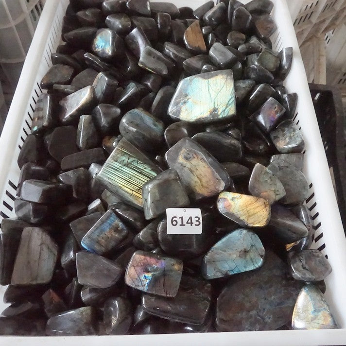 5Kg 11LB 40Pcs Natural Rainbow Labradorite Quartz Crystal Palm Stone Decoration Healing