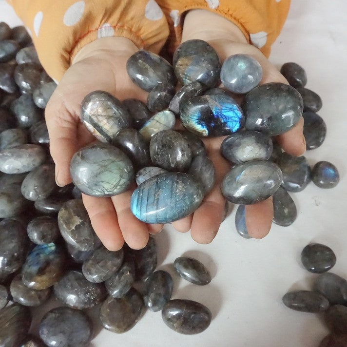 5Kg 11LB 250Pcs Natural Rainbow Labradorite Quartz Crystal Palm Tumbled Healing
