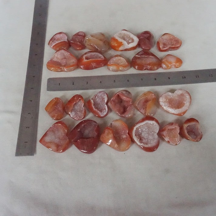 45Pcs 2kg 4.4LB Natural Red Carnelian Agate Crystal Geode Heart Carved Palm Stone Healing