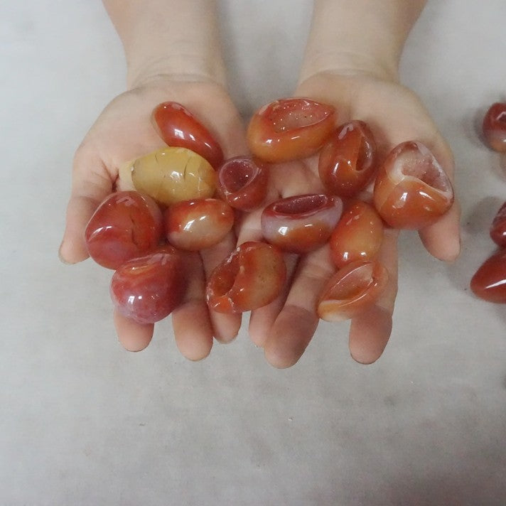 60Pcs 2KG 4.4LB Natural Red Carnelian Agate Crystal Geode Egg Carved Palm Gem Stone Healing