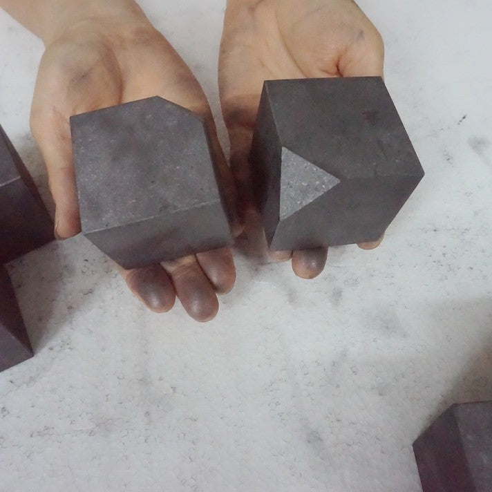 10Pcs 4.5LB Natural Shungite Protect Radiation Crystal Square Heptahedron Healing 5cm