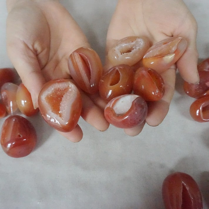 60Pcs 2KG 4.4LB Natural Red Carnelian Agate Crystal Geode Egg Carved Palm Gem Stone Healing