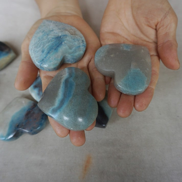 20Pcs 2Kg 4.4LB Natural Rare Trolleite Stone Crystal Heart Mineral Halsjober Carving Wholesales Lot Blue Rock