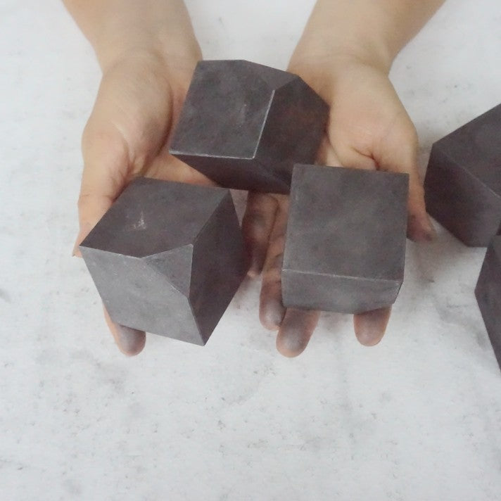 10Pcs 4.5LB Natural Shungite Protect Radiation Crystal Square Heptahedron Healing 5cm