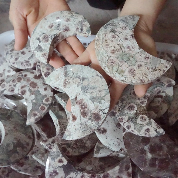 20Pcs  3.3KG Natural Phantom Ghost Green Jasper Crystal moon Carved Polished Healing