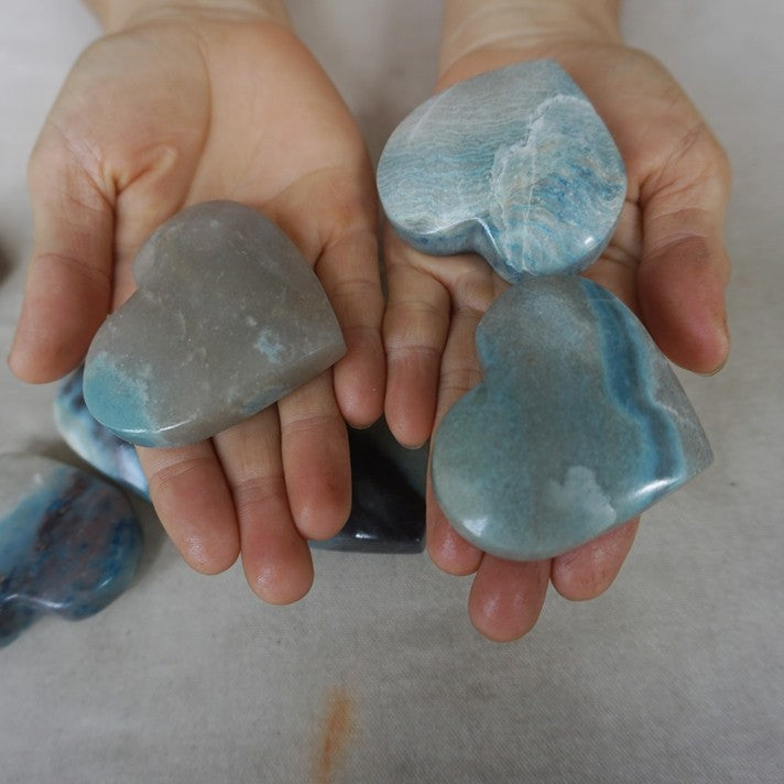 20Pcs 2Kg 4.4LB Natural Rare Trolleite Stone Crystal Heart Mineral Halsjober Carving Wholesales Lot Blue Rock