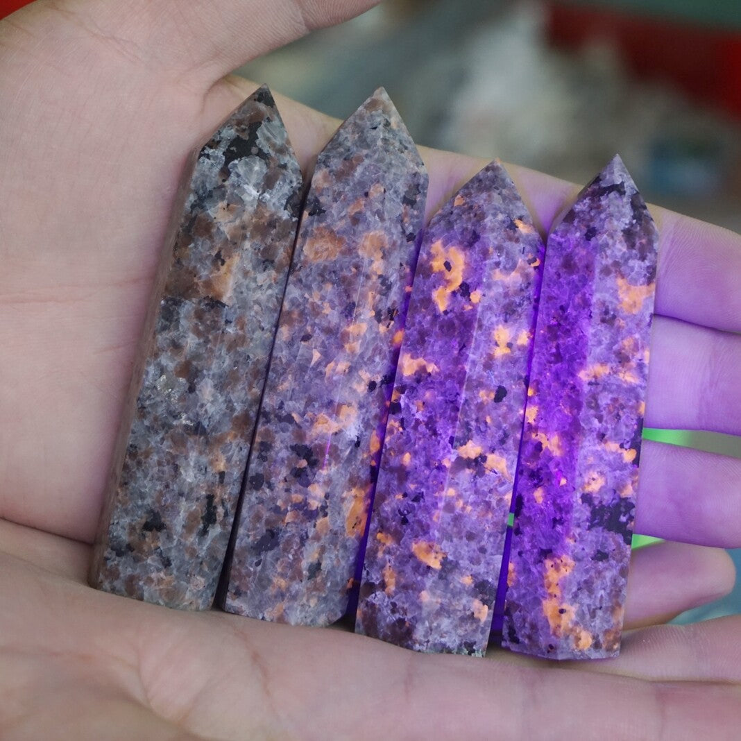 2KG 4.4LB 24Pcs Yooperlite Fire Stone Crystal Tower Point Flashing Flame Under Ultraviolet Healing