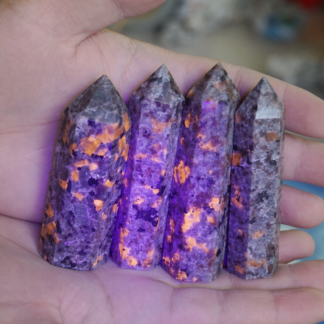 2KG 4.4LB 24Pcs Yooperlite Fire Stone Crystal Tower Point Flashing Flame Under Ultraviolet Healing