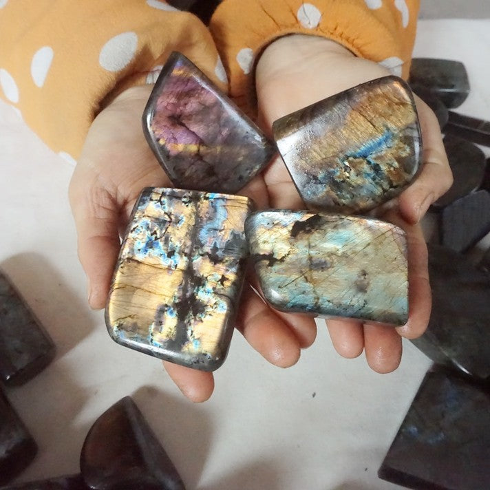 5Kg 11LB 40Pcs Natural Rainbow Labradorite Quartz Crystal Palm Stone Decoration Healing