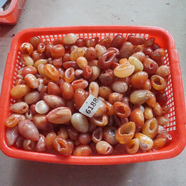 60Pcs 2KG 4.4LB Natural Red Carnelian Agate Crystal Geode Egg Carved Palm Gem Stone Healing