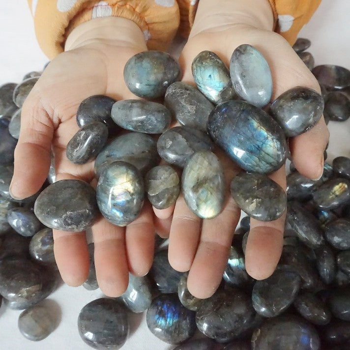 5Kg 11LB 250Pcs Natural Rainbow Labradorite Quartz Crystal Palm Tumbled Healing