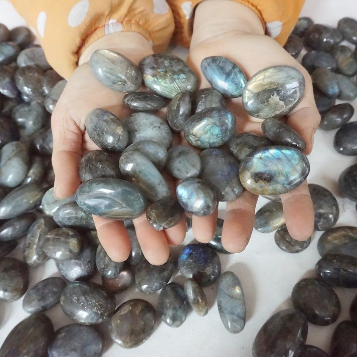 5Kg 11LB 250Pcs Natural Rainbow Labradorite Quartz Crystal Palm Tumbled Healing