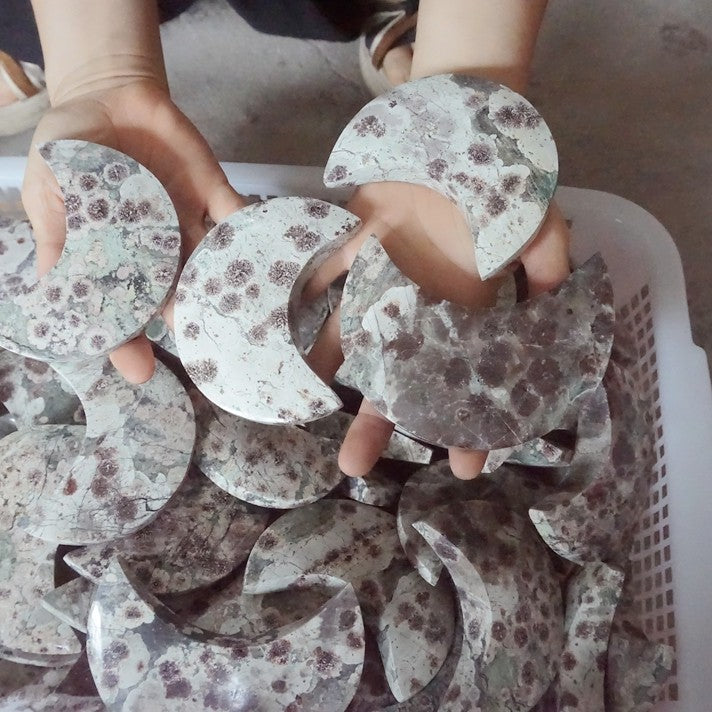 20Pcs  3.3KG Natural Phantom Ghost Green Jasper Crystal moon Carved Polished Healing