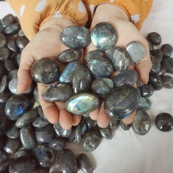 5Kg 11LB 250Pcs Natural Rainbow Labradorite Quartz Crystal Palm Tumbled Healing