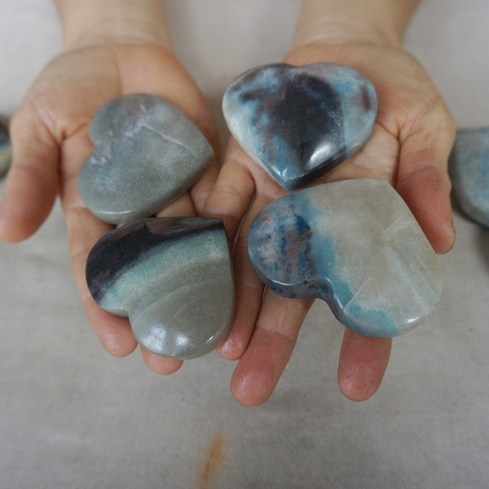 20Pcs 2Kg 4.4LB Natural Rare Trolleite Stone Crystal Heart Mineral Halsjober Carving Wholesales Lot Blue Rock
