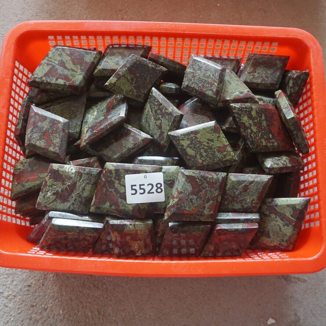 2KG 4.4LB 20Pcs Natural Dragon Blood Gem Stone Rhombus Crystal Palm Stone Healing