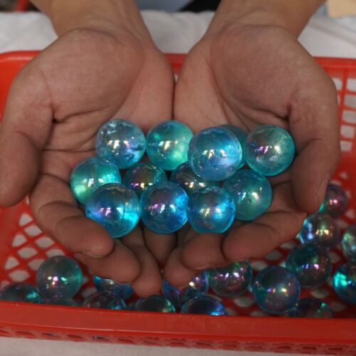 80Pcs 1Kg Rainbow Aqua Aura Quartz Crystal Sphere Ball Titanium Coating Pendants