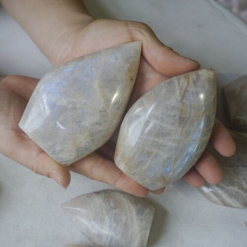 5KG 11LB 26Pcs Natural Blue Rainbow Moonstone Crystal Palm Stone Point Flame Healing