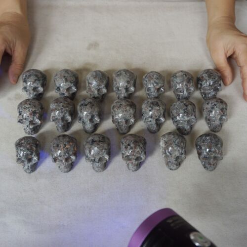 3.6LB 20Pcs Small Yooperlite Fire Stone Crystal Skull Flashing Flame Under UV 5cm