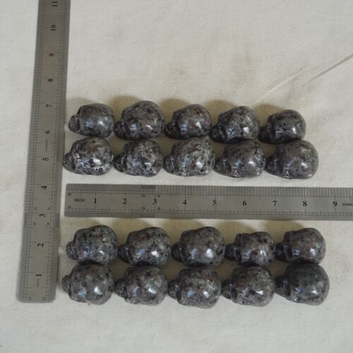 2.4LB 20Pcs Small Yooperlite Fire Stone Crystal Skull Flashing Flame Under UV