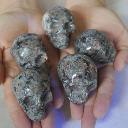 3.6LB 20Pcs Small Yooperlite Fire Stone Crystal Skull Flashing Flame Under UV 5cm