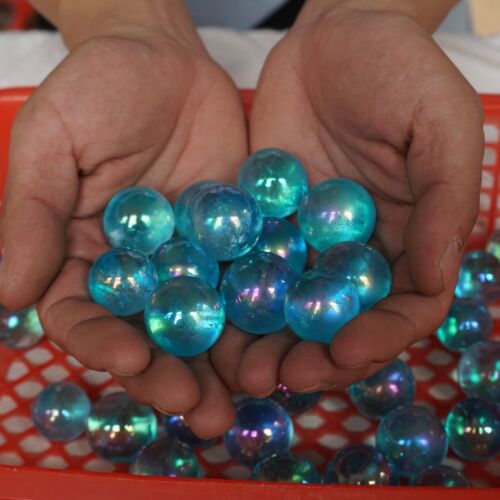 80Pcs 1Kg Rainbow Aqua Aura Quartz Crystal Sphere Ball Titanium Coating Pendants