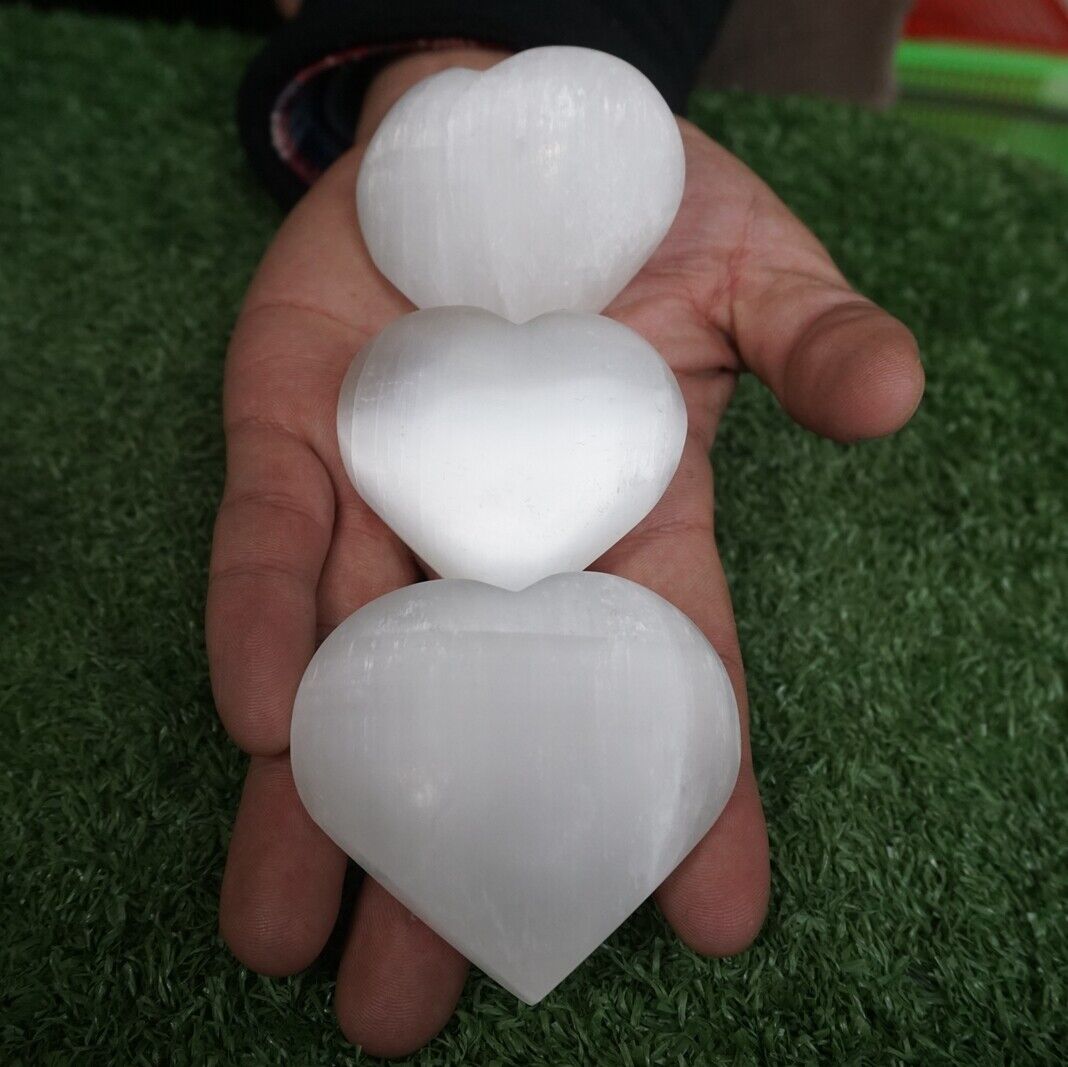 2kg 18 Pieces Pieces Natural Selenite Crystal Psychic Powerful Energy Heart Palm Stones