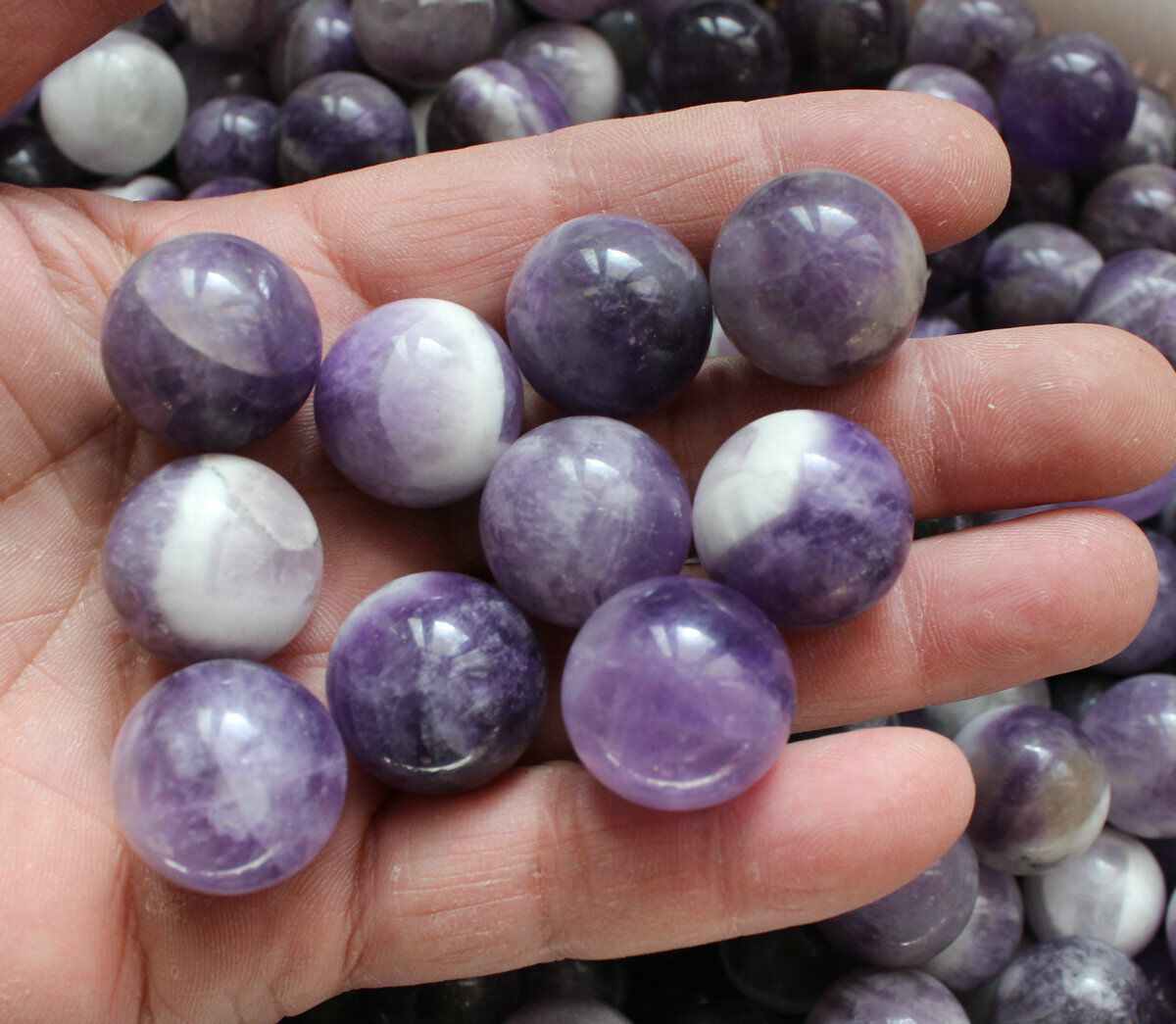 100 Pieces 2cm Natural Chevron Amethyst Quartz Crystal Spheres Balls Healing Urugua